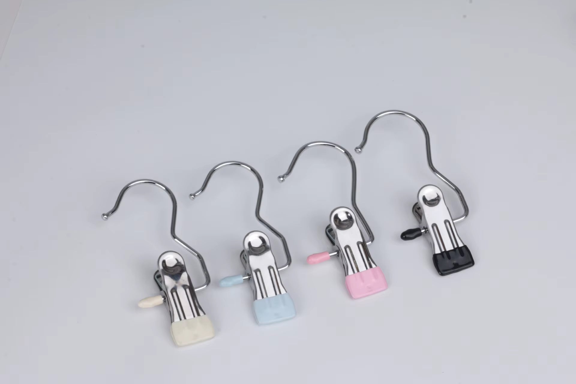 SpaceSaver 360° Rotating Boot Hanger – Portable & Space-Saving Stainless Steel Clip for Closet & Travel